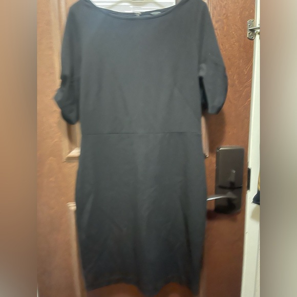 Ann Taylor Classic Black Ruched Sleeve Dress Size 10P - Picture 3 of 6